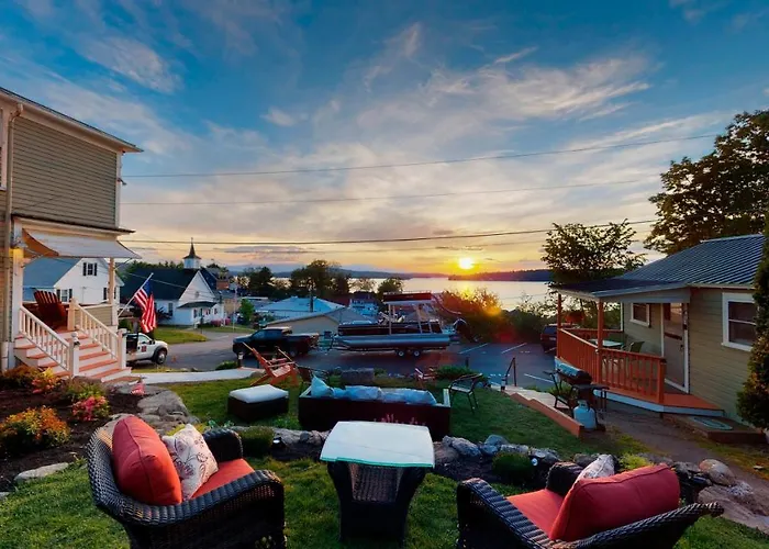 The Lakeview Inn & Cottages