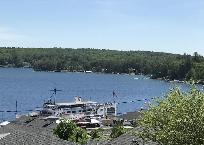 The Lakeview Inn & Cottages